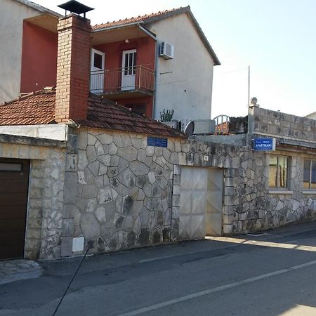 Apartments Srhoj Stari Grad  Room photo