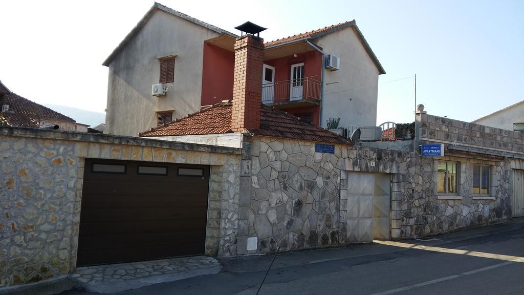 Apartments Srhoj Stari Grad  Exterior photo