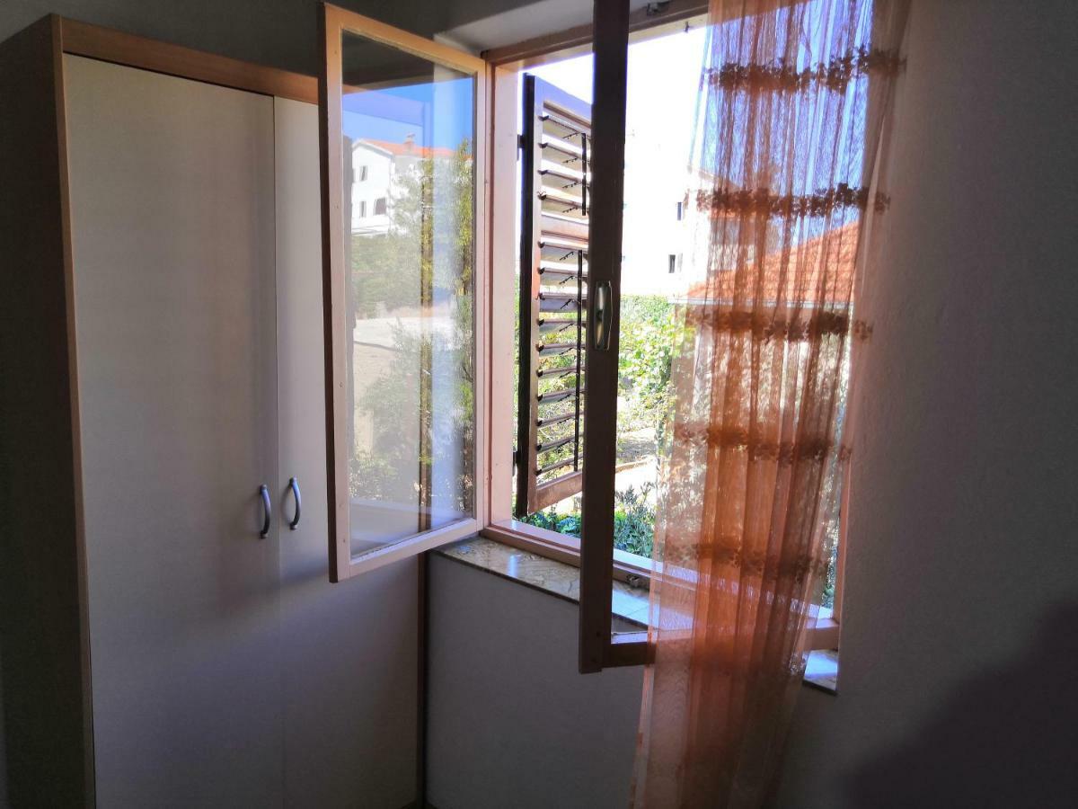 Apartments Srhoj Stari Grad  Exterior photo