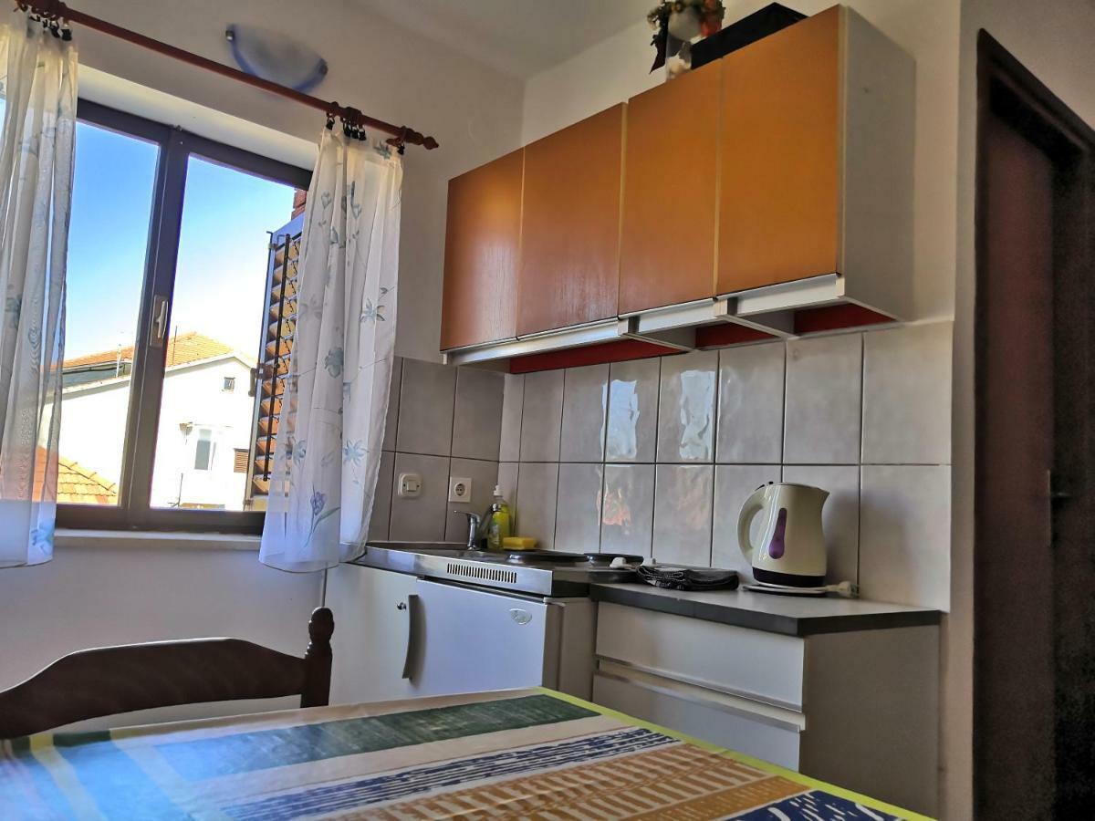 Apartments Srhoj Stari Grad  Exterior photo