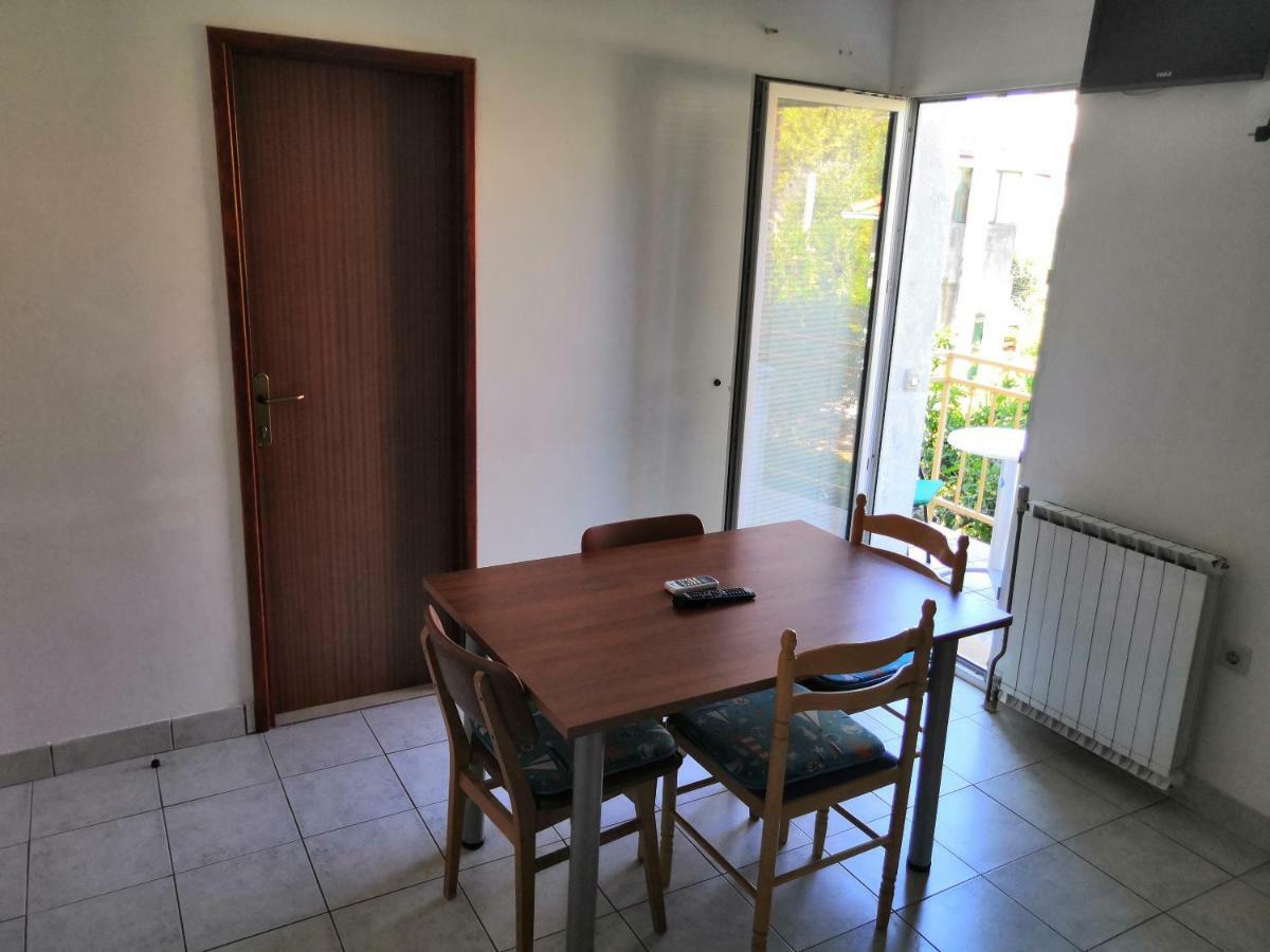 Apartments Srhoj Stari Grad  Exterior photo