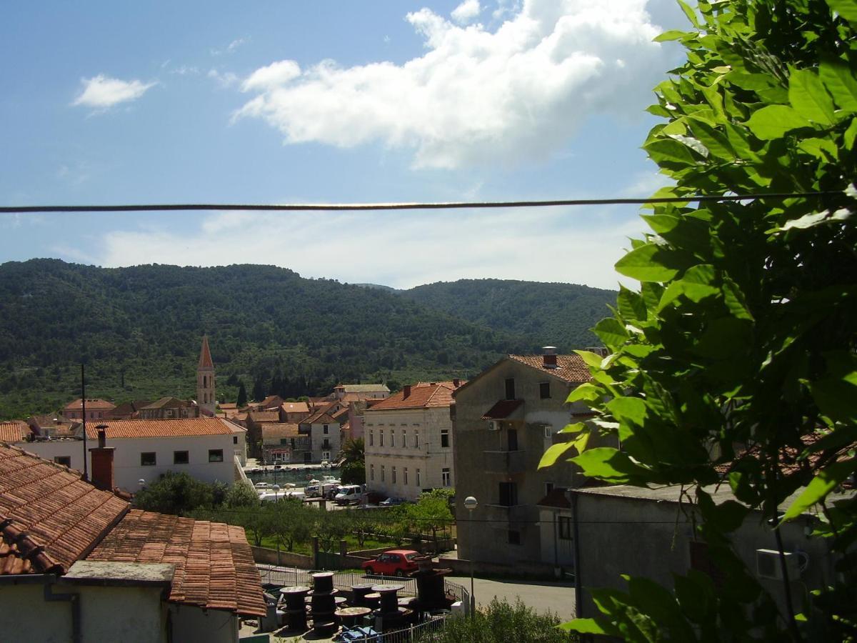 Apartments Srhoj Stari Grad  Room photo
